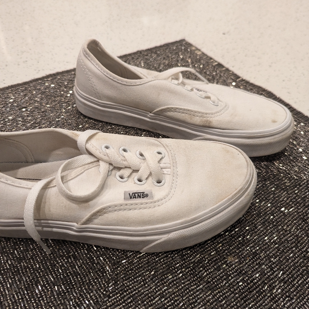 Vans - Picture 4 of 5